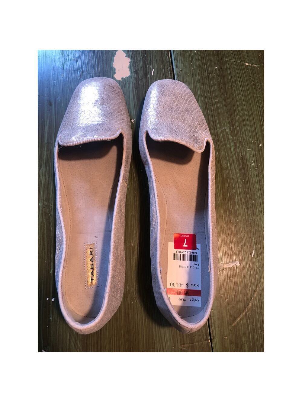 Tahari NWOB Women's Clementine Flats Snakeskin Pearl Metallic Ballerina Size 7